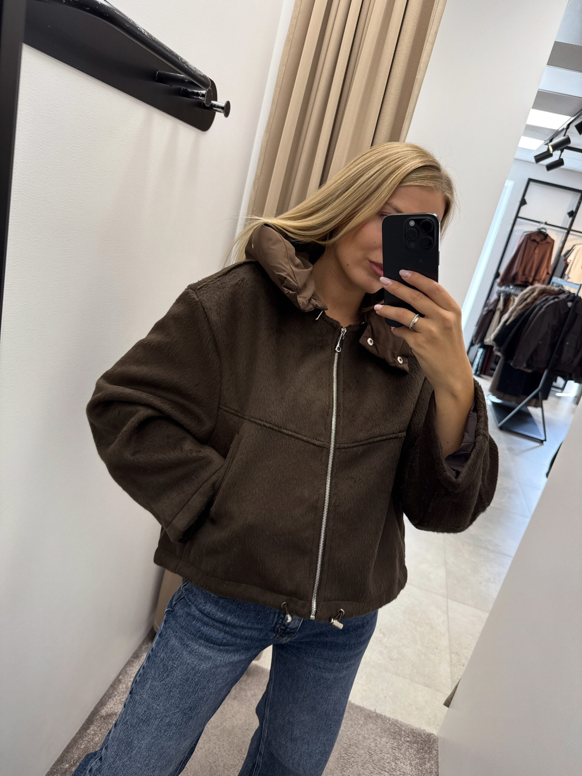 2A06F7E6-83D4-411A-B7AF-0200224A658D Striukė - Image 1