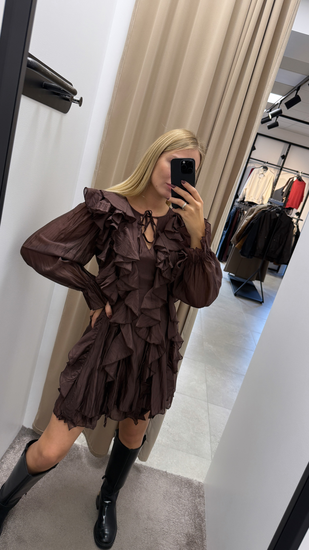 39690E4A-B4AF-4BF0-8726-B8EEB16FEE67 Suknelė - Image 1