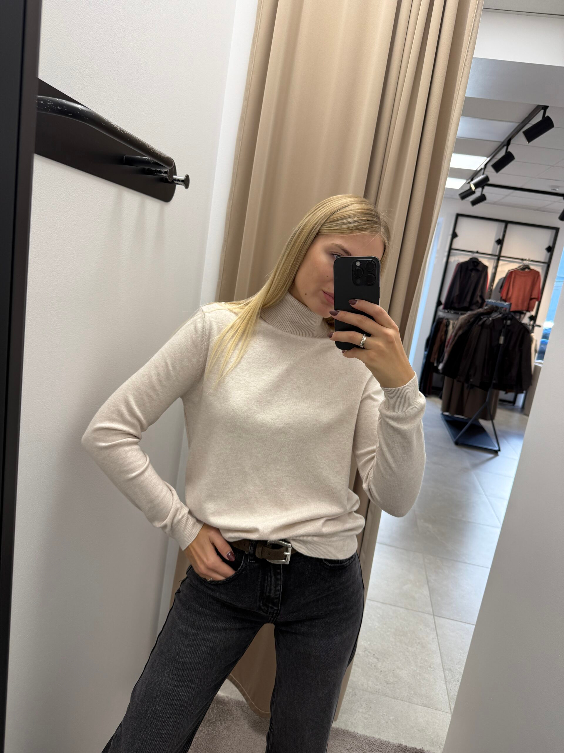 IMG_8957 Golfytė aukštu kaklu - Image 1