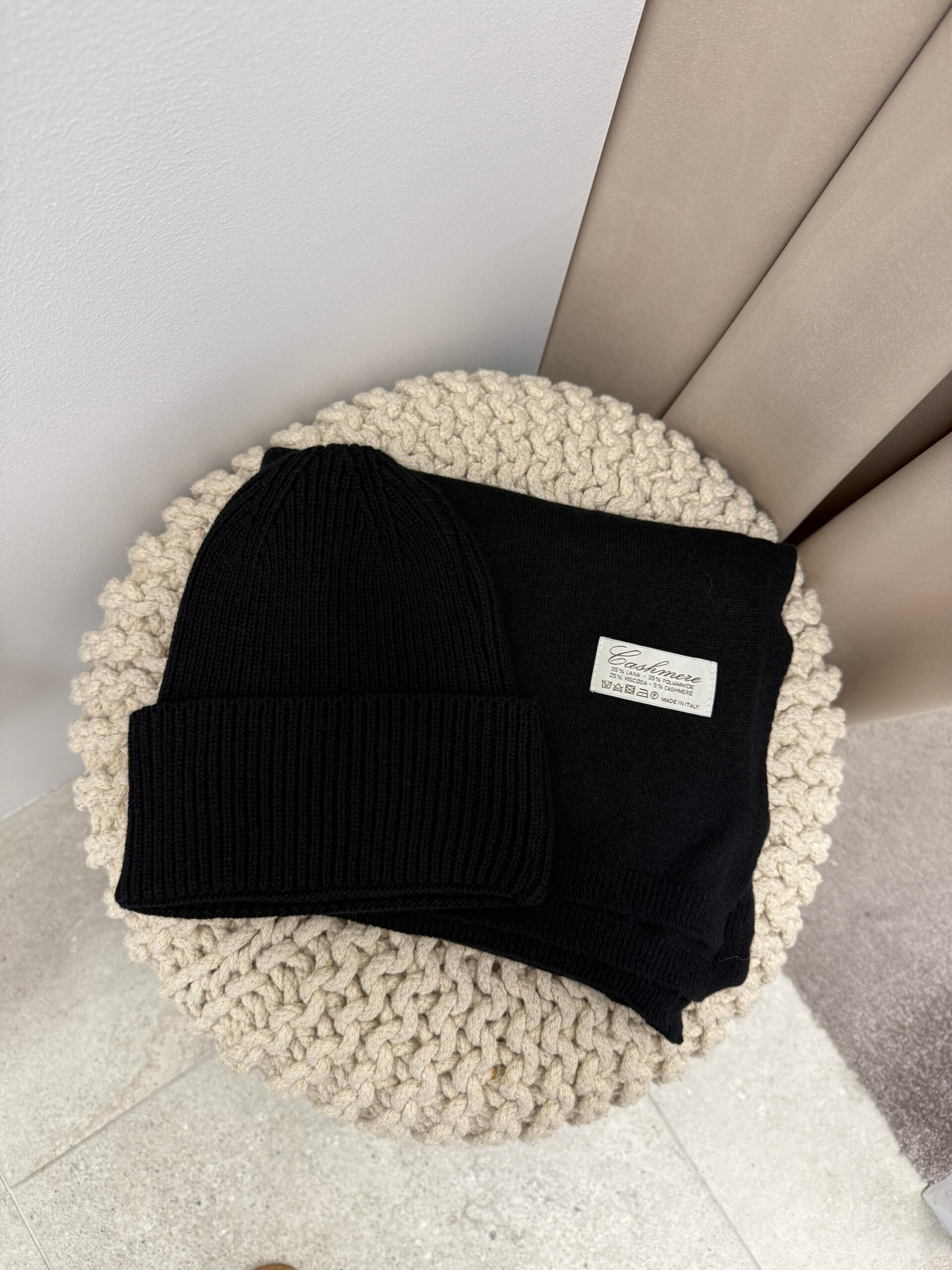 IMG_9141 Kepurės ir šaliko komplektas juodas - Image 1