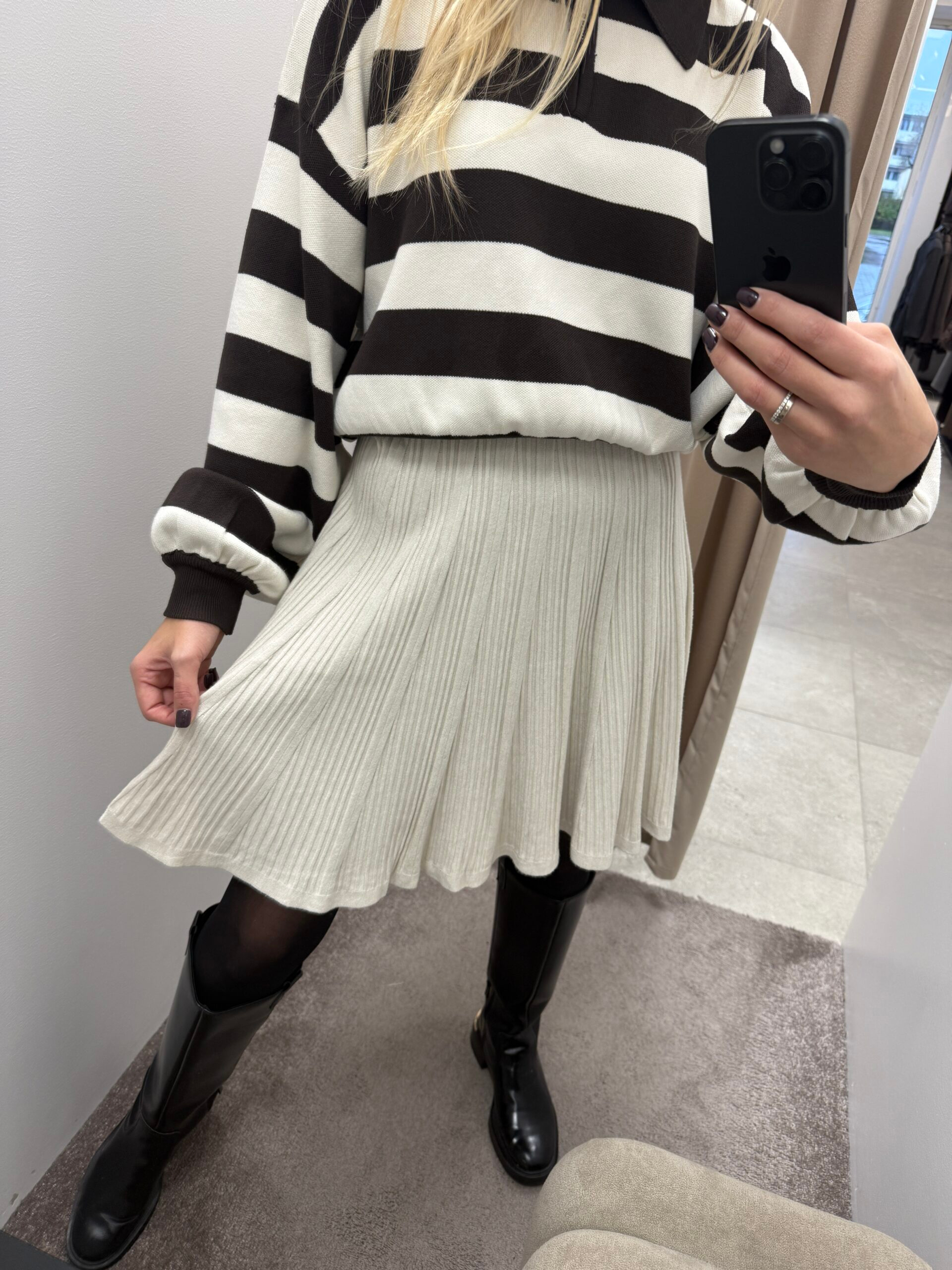 IMG_0075 Megztas sijonas - Image 1