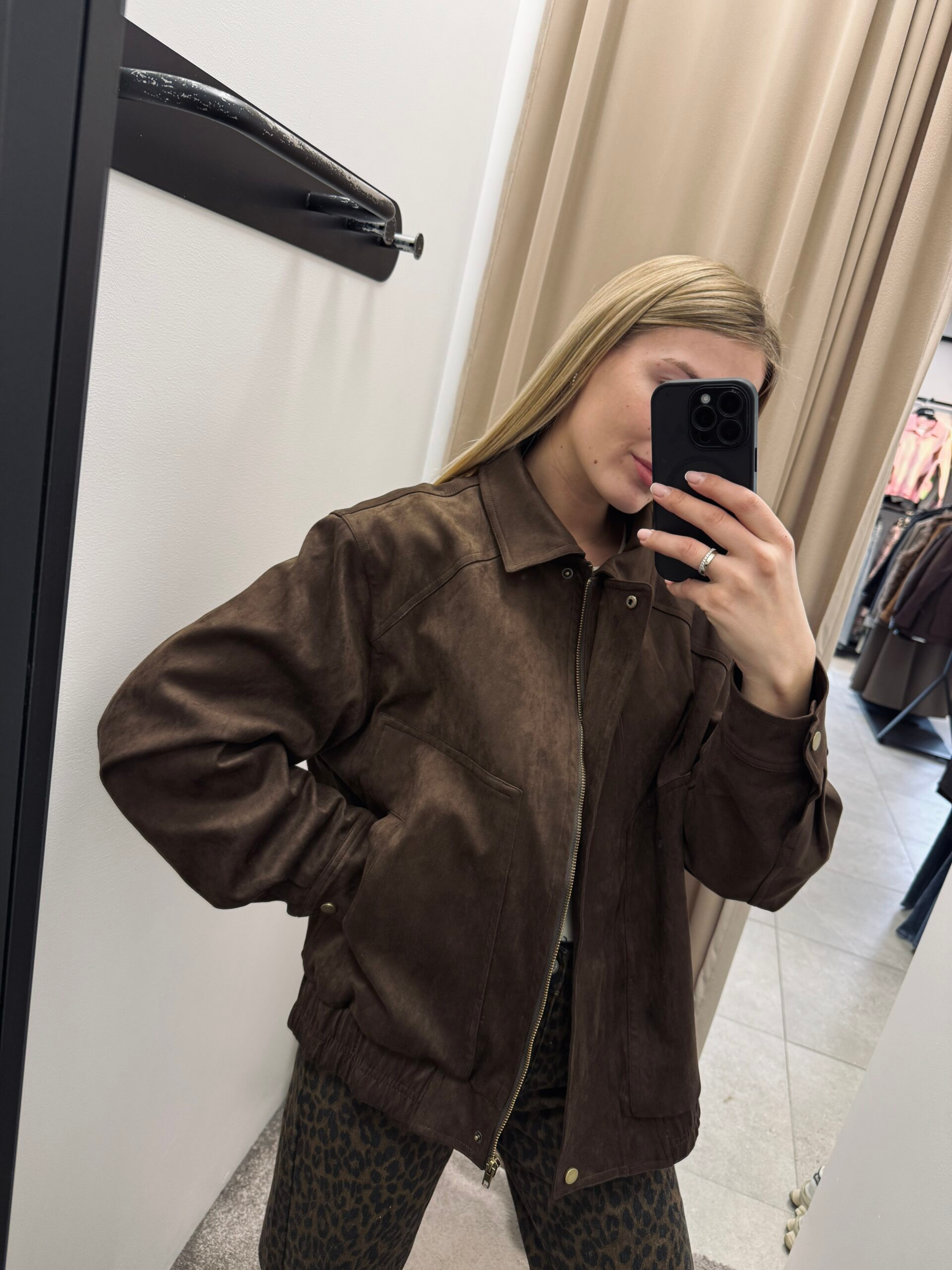 IMG_4554 Bomberis - Image 1